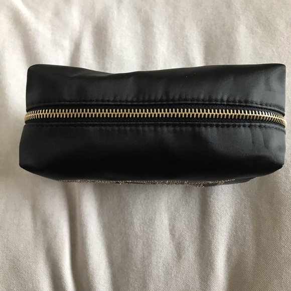 Victoria’s Secret Makeup Bag / Cosmetic Pouch NWT - Picture 7 of 8